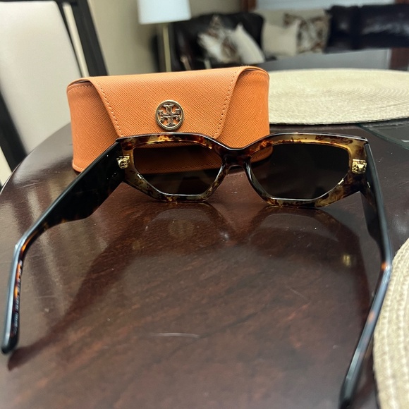 Women\'s Sunglasses Tory Burch Kira Geometric Sunglasses Dark Tortoise main image 4